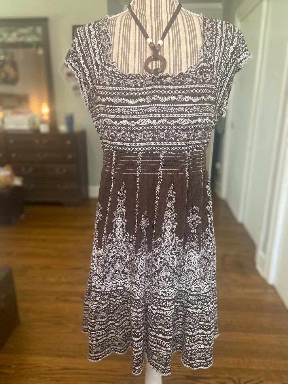 DOTS brown/white printed crinkle texture summer dress with neckline detail